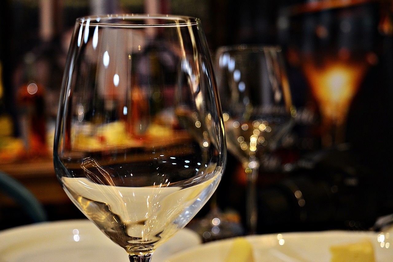glass, wine, alcohol-4381307.jpg